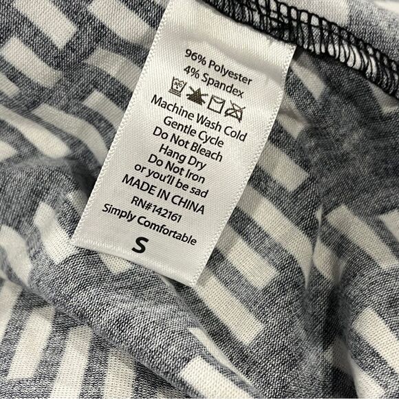 LuLaRoe short sleeve geometric print hi-low scoop neck Carly dress size Small - Picture 9 of 11